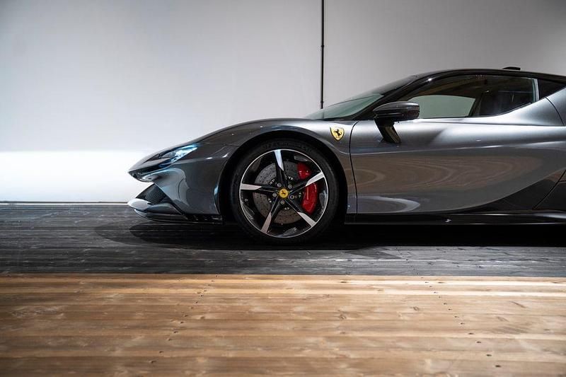 Gebraucht Ferrari SF90 780 PS (573 kW) 2021 Grau Coupé