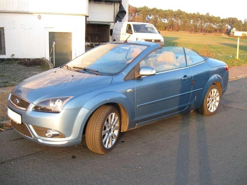 Acquablau Gebraucht 2008 Ford Focus Cabriolet Titanium Cabrio | 5.999 € (Etwas zu teuer) - Bild 1/4