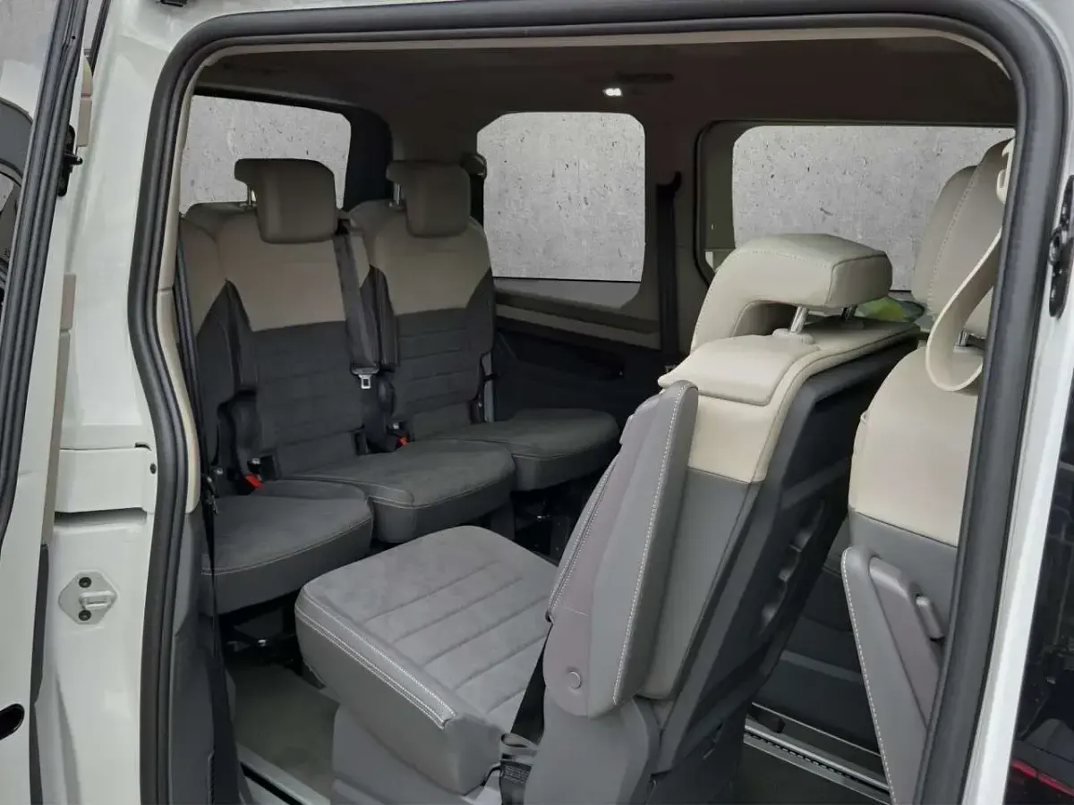 Nowe VW Multivan Edition 150 KM (110 kW) 2026 Biały Minivan
