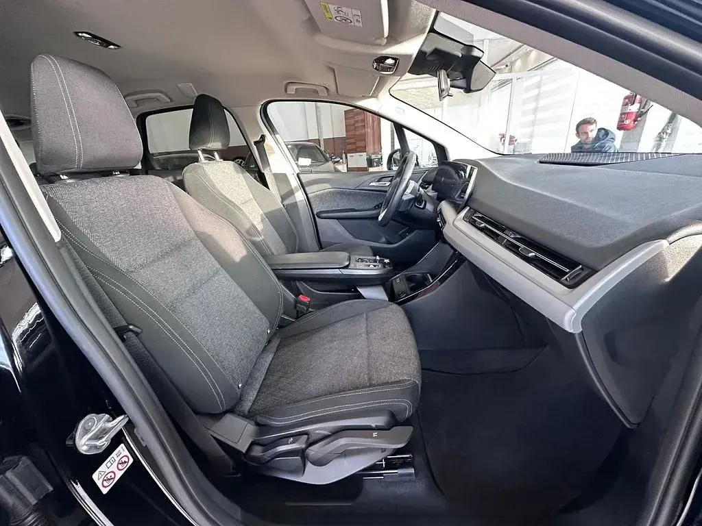 Gebraucht BMW 218 Active Tourer Performance 150 PS (110 kW) 2023 Schwarz Van / Kleinbus