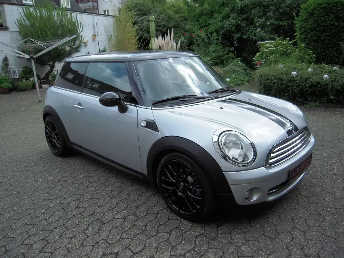 Gebraucht Mini Cooper 122 PS (89 kW) 2010 Pure silver metallic Kleinwagen