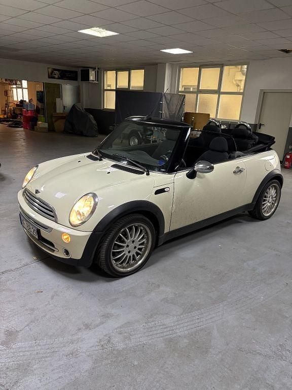 Weiß Gebraucht 2007 Mini One Cabriolet Cabrio | 5.799 € (Fairer Preis) - Bild 1/4