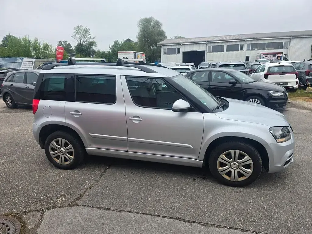 Gebraucht Skoda Yeti Cool Edition 110 PS (80 kW) 2016 Silber SUV