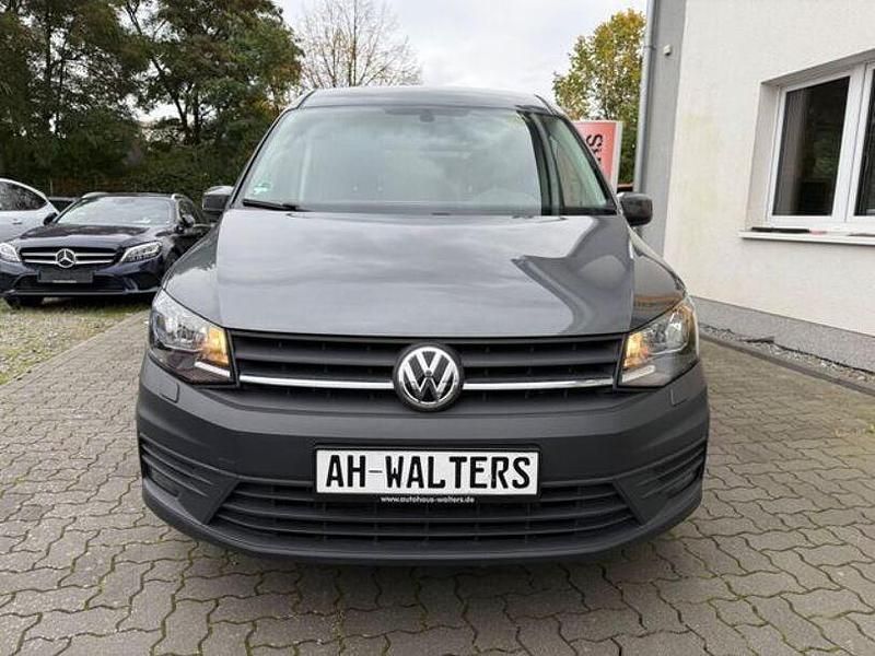 Gebraucht VW Caddy Maxi Trendline 102 PS (75 kW) 2019 Grau Van / Kleinbus