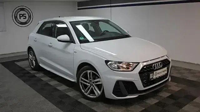 Używany Audi A1 S-Line 150 KM (110 kW) 2020 Biały SUV