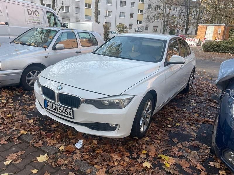 Second-hand BMW 320 184 CP (135 kW) 2012 Alb Berlinǎ