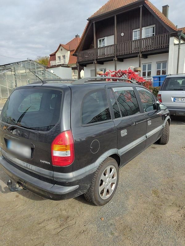 Gebraucht Opel Zafira 92 PS (67 kW) 2001 Schwarz Van / Kleinbus