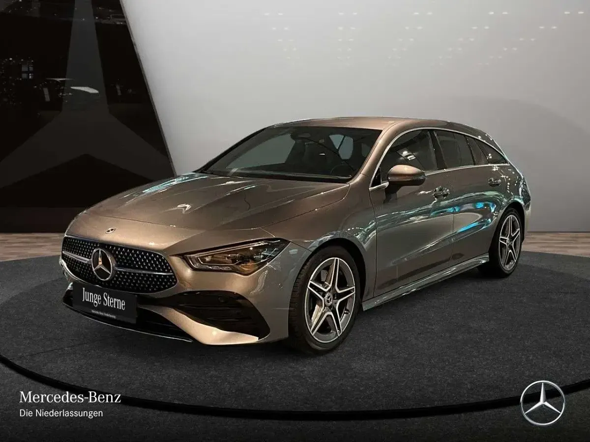 Gebraucht Mercedes CLA200 AMG 163 PS (119 kW) 2025 Mountain grau Kombi