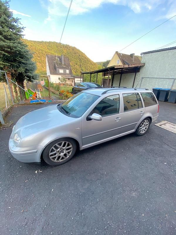 Silber Gebraucht 1999 VW Bora Limousine | 1.000 € (Guter Preis) - Bild 1/4