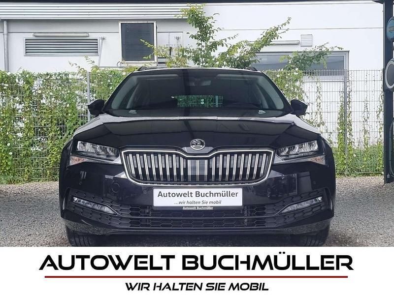 Schwarzmagic perleffekt Gebraucht 2021 Skoda Superb Kombi | 24.490 € (Superpreis) - Bild 1/4