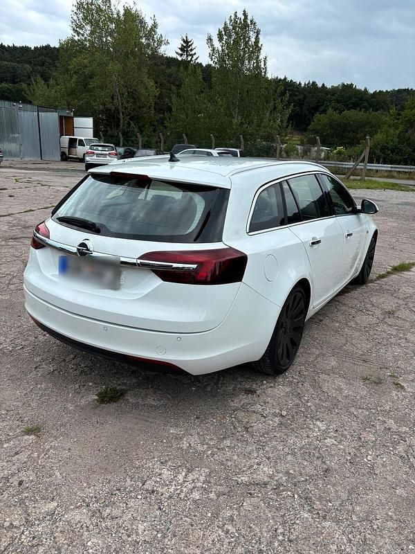 Gebraucht Opel Insignia 163 PS (119 kW) 2014 Weiß Kombi