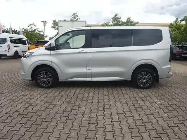 Gebraucht Ford Tourneo Custom Titanium 233 PS (171 kW) 2025 Andere Van