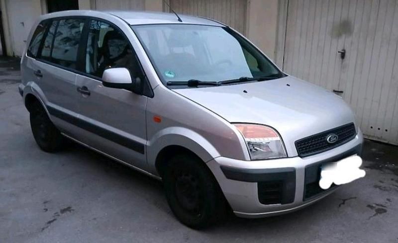 Gebraucht Ford Fusion 80 PS (58 kW) 2011 Silber Kleinwagen