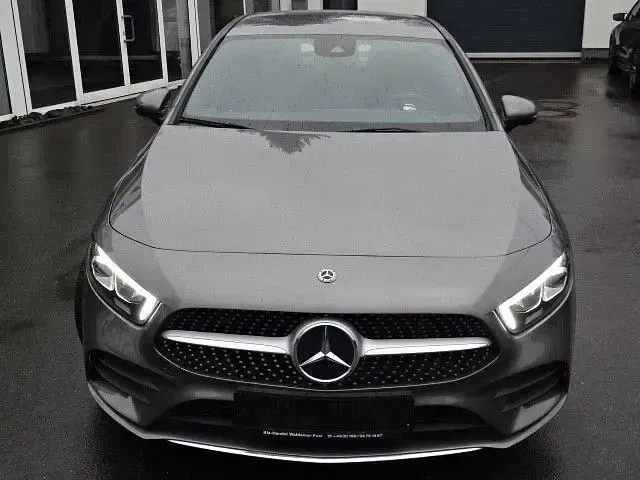 Gebraucht Mercedes A180 AMG 116 PS (85 kW) 2019 Grau Limousine