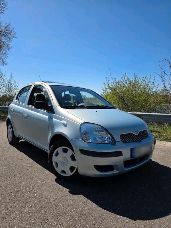 Andere außenfarben Gebraucht 2003 Toyota Yaris Kleinwagen | 2.750 € (Fairer Preis) - Bild 1/4