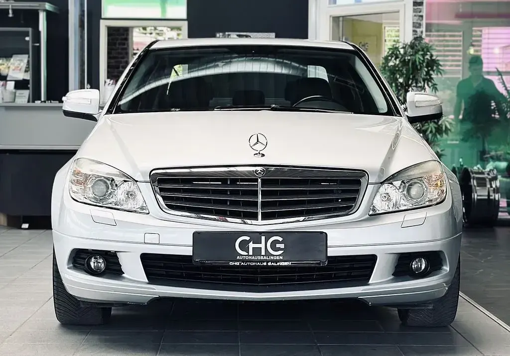 Gebraucht Mercedes C180 156 PS (114 kW) 2008 Iridiumsilber  lack Limousine