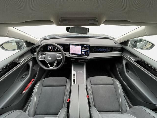 Gebraucht VW Passat Business 150 PS (110 kW) 2024 Diabasgrau metallic Kombi