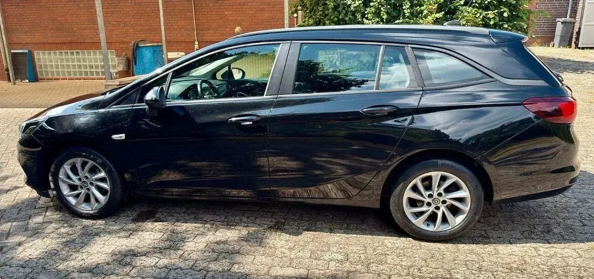 Gebraucht Opel Astra 122 PS (89 kW) 2021 Schwarz Kombi