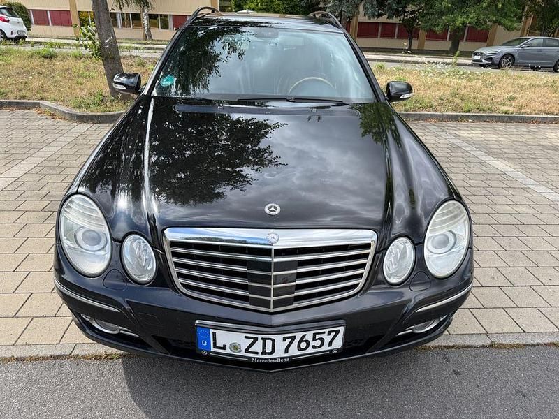 Gebraucht 2006 Mercedes E320 Avantgarde Limousine | 4.950 € (Fairer Preis) - Bild 1/4