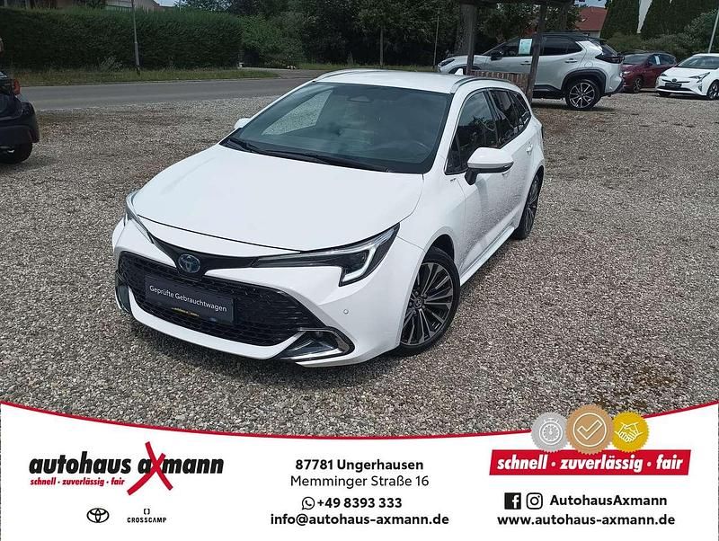 Schneeweiß Gebraucht 2024 Toyota Corolla Team Kombi | 27.990 € (Fairer Preis) - Bild 1/4