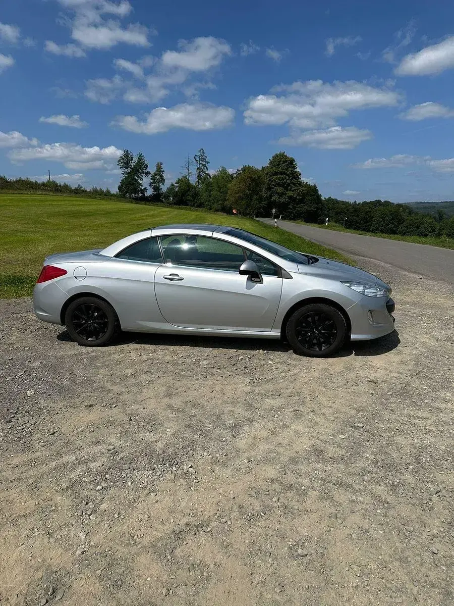 Gebraucht Peugeot 308 CC Premium 156 PS (114 kW) 2010 Silber Cabrio