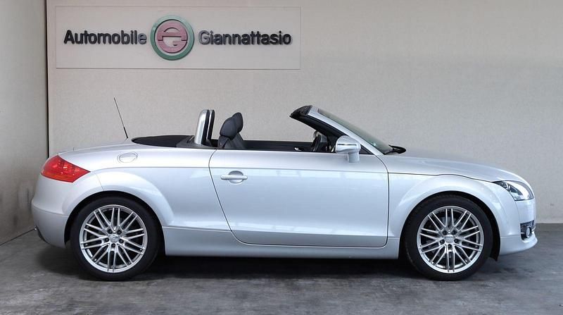 Silber Gebraucht 2007 Audi TT Roadster Sport Cabrio | 9.990 € (Guter Preis) - Bild 1/4