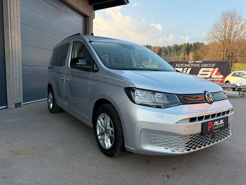 Gebraucht VW Caddy Basis 102 PS (75 kW) 2021 Silber Van / Kleinbus