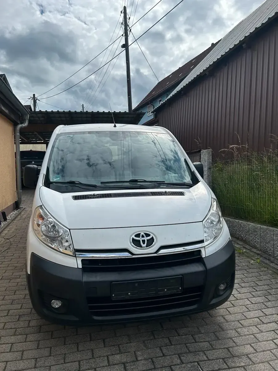 Gebraucht Toyota Proace 128 PS (94 kW) 2016 Weiß Van / Kleinbus