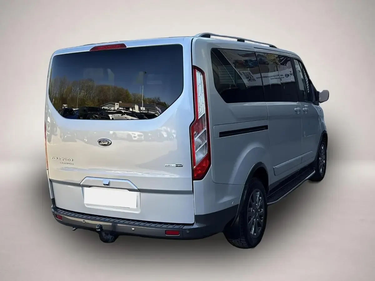 Gebraucht Ford Tourneo Custom Active 185 PS (136 kW) 2022 Manufacturer Van