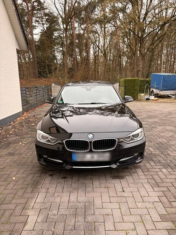 Schwarz Gebraucht 2014 BMW 318 Kombi | 10.300 € (Guter Preis) - Bild 1/4