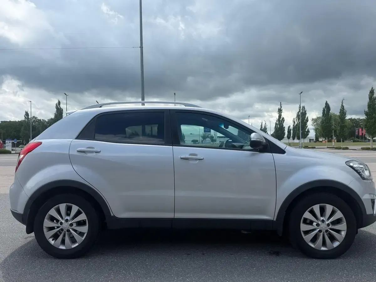 Gebraucht SsangYong Korando 181 PS (133 kW) 2016 Silber SUV