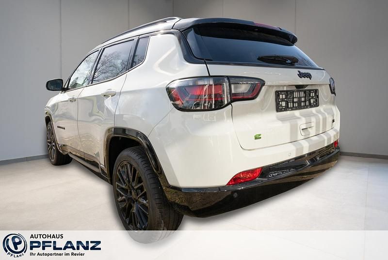 Second-hand Jeep Compass 131 CP (96 kW) 2023 Alb SUV