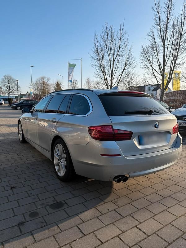 Gebraucht BMW 520 190 PS (139 kW) 2015 Silber Kombi