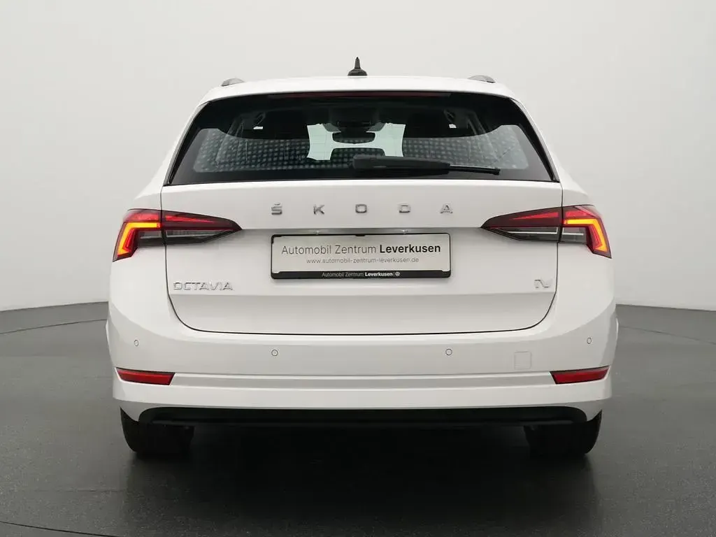 Usata Skoda Octavia Ambition 204 CV (150 kW) 2023 Bianco Station wagon