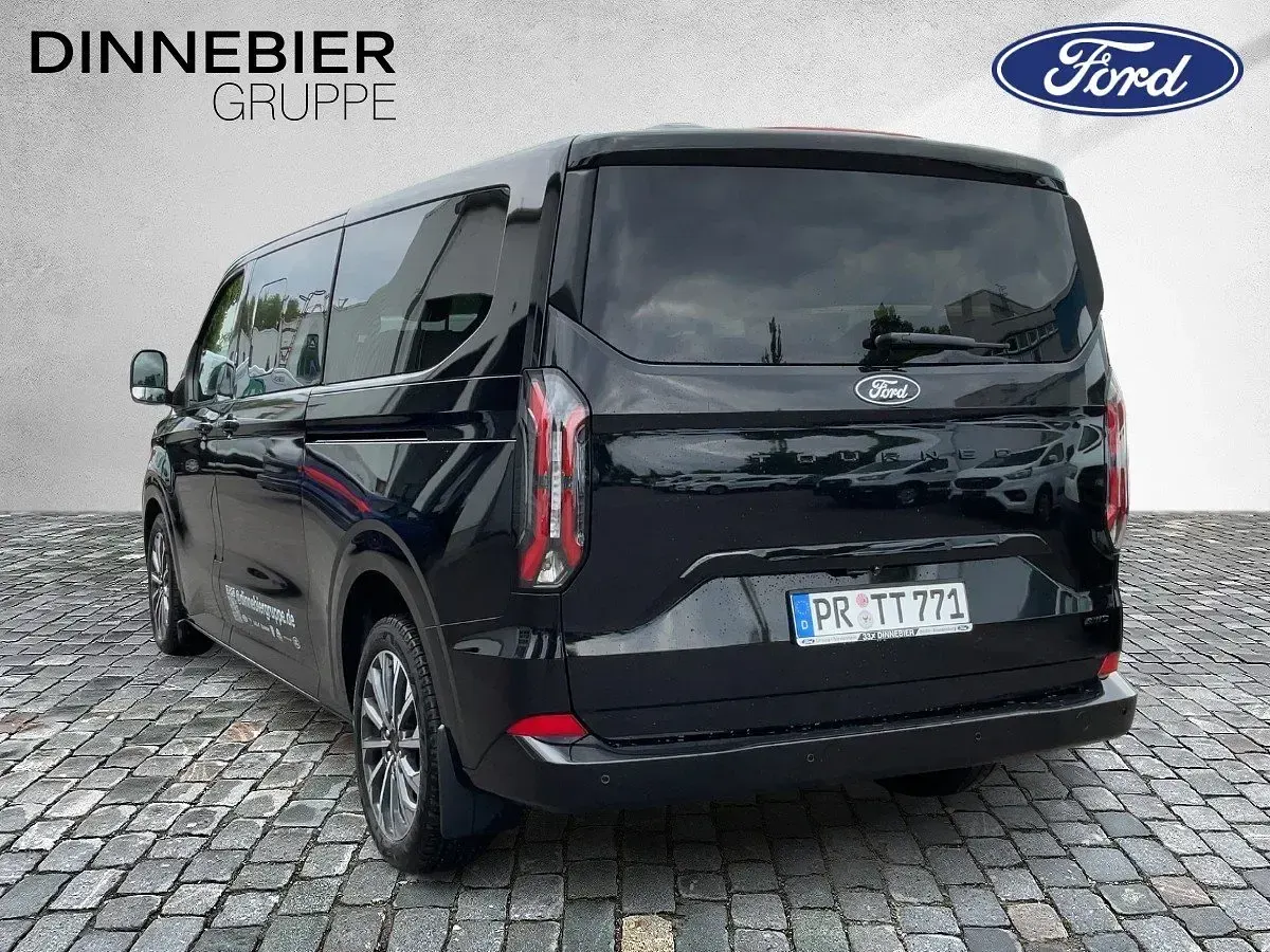 Gebraucht Ford Tourneo Custom Titanium X 170 PS (125 kW) 2026 Schwarz (metallic) Van