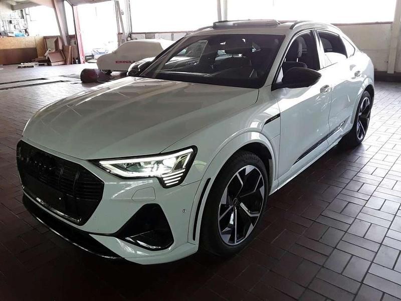 Gletscherweiß metallic Gebraucht 2022 Audi e-tron Sportback Ambiente SUV | 47.730 € (Guter Preis) - Bild 1/2