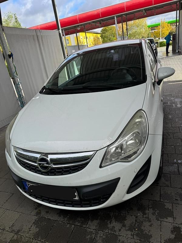 Weiß Gebraucht 2012 Opel Corsa Kleinwagen | 1.800 € (Fairer Preis) - Bild 1/4