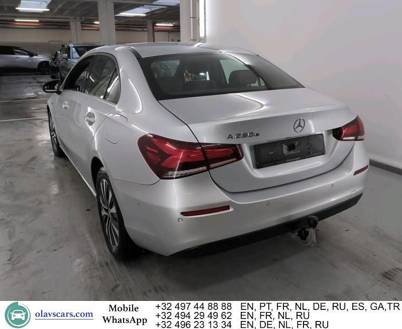 Gebraucht Mercedes A250 160 PS (117 kW) 2021 Silber Limousine