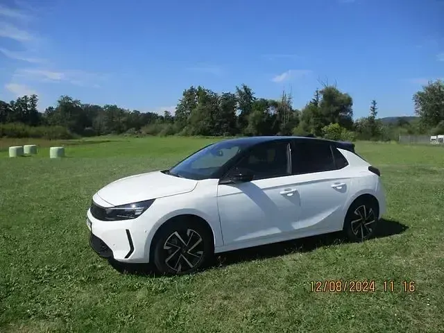 Używany Opel Corsa 101 KM (74 kW) 2024 Biały Hatchback