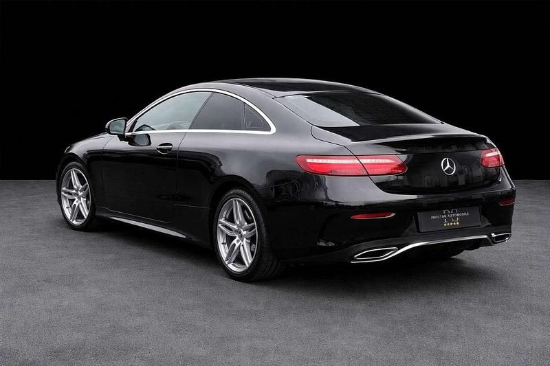 Gebraucht Mercedes E220 AMG line 194 PS (142 kW) 2017 Schwarz Coupé
