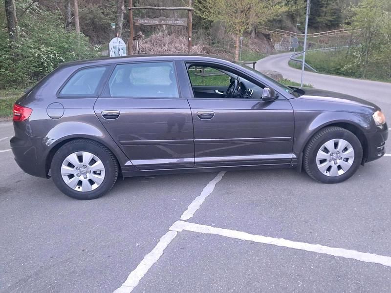 Usata Audi A3 105 CV (77 kW) 2012 Viola Utilitaria