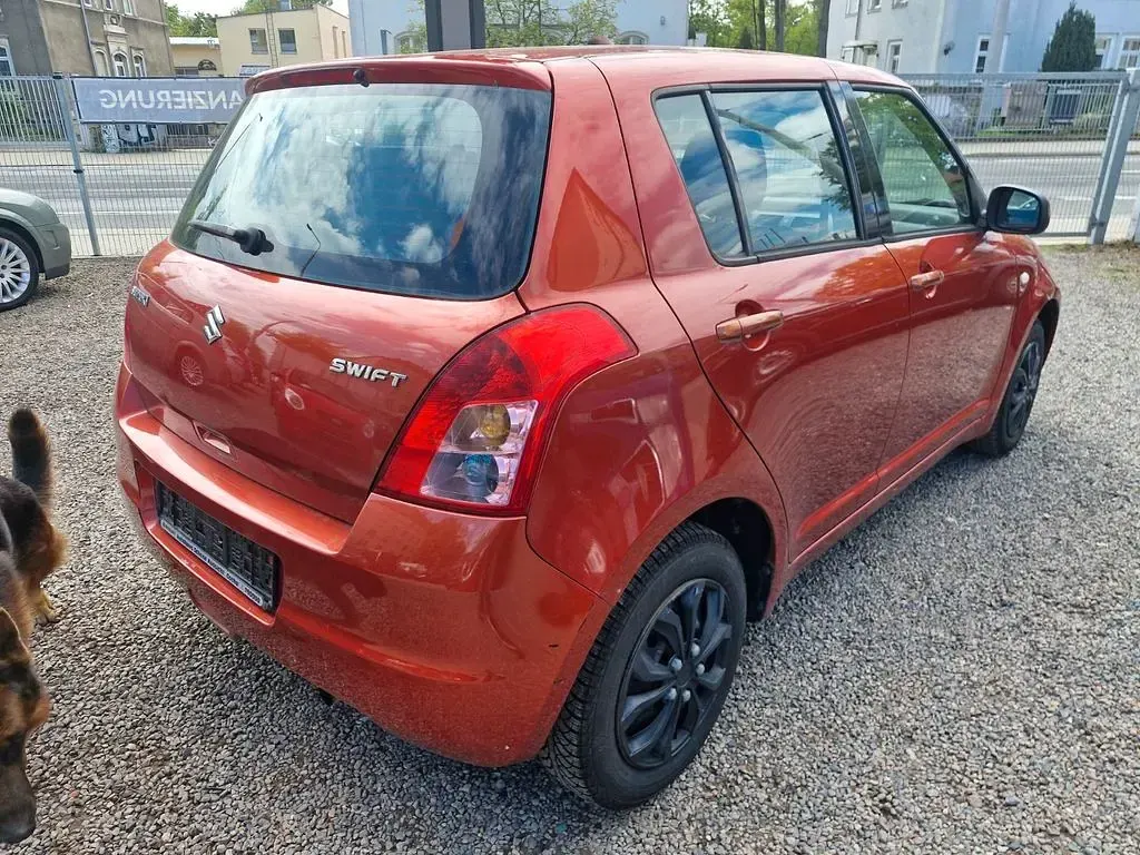 Usado Suzuki Swift 92 CV (67 kW) 2010 Utilitario