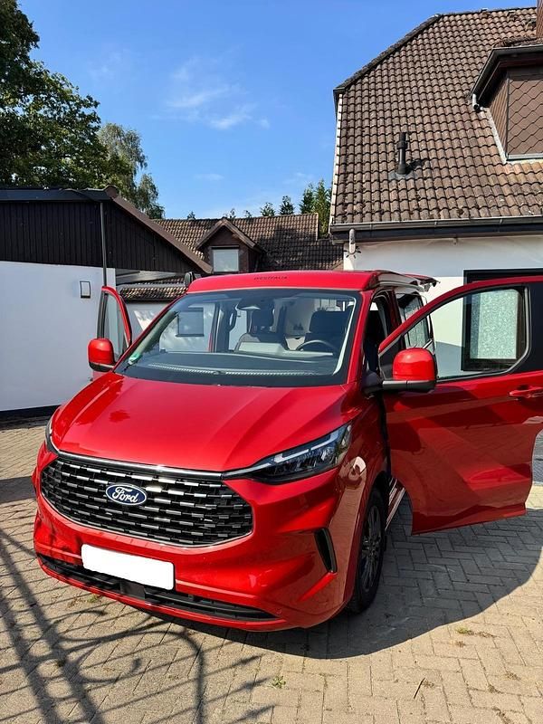 Rot Gebraucht 2025 Ford Tourneo Nugget Van / Kleinbus | 69.000 € (Fairer Preis) - Bild 1/4
