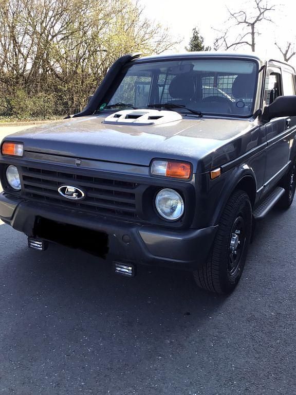 Gebraucht Lada Urban 77 PS (56 kW) 2017 SUV