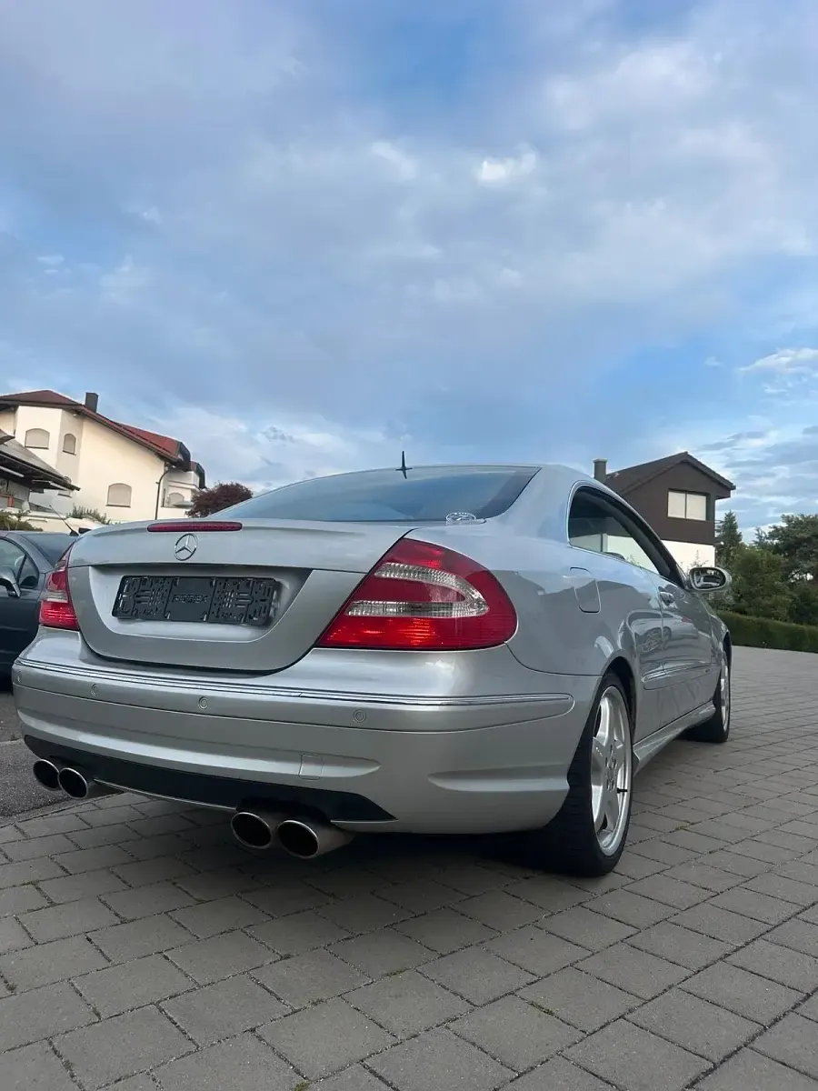 Gebraucht Mercedes CLK500 306 PS (225 kW) 2004 Silber Coupé