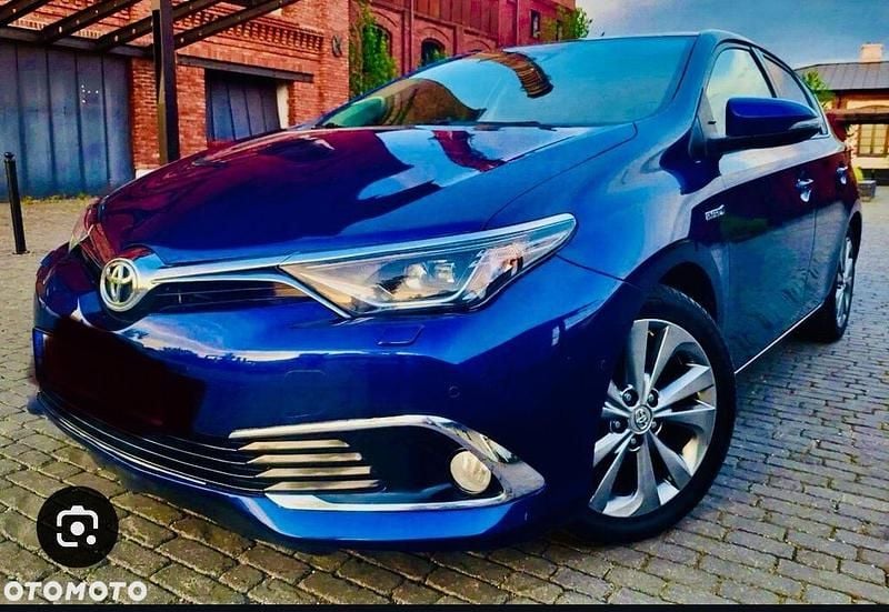 Blau Gebraucht 2018 Toyota Auris Kombi | 18.199 € (Etwas zu teuer) - Bild 1/4