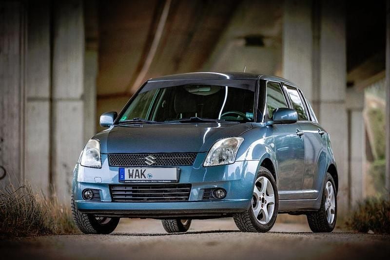 Blau Gebraucht 2006 Suzuki Swift Comfort Limousine | 3.750 € (Etwas zu teuer) - Bild 1/4