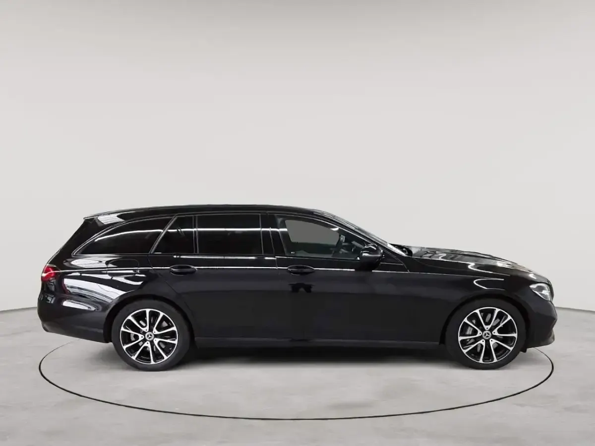 Gebraucht Mercedes E400 Exclusive 330 PS (242 kW) 2022 Obsidianschwarz metallic Kombi
