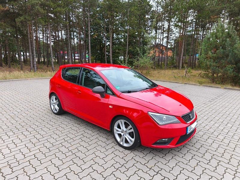 Rot Gebraucht 2014 Seat Ibiza I-Tech Kleinwagen | 4.750 € (Fairer Preis) - Bild 1/4