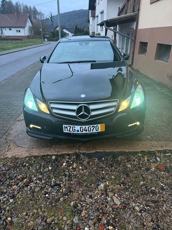 Gebraucht Mercedes E350 231 PS (169 kW) 2009 Schwarz Coupé
